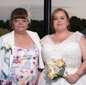 Portrait of mum and daughter at wedding
